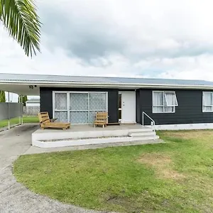 Mount Maunganui House Guest house