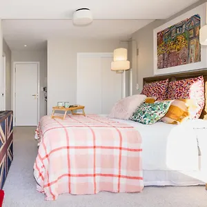 Enjoy Downtown Guest house