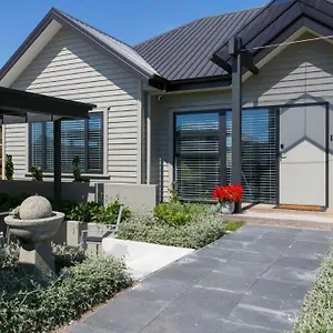 Stay Taupo Bed & Breakfast